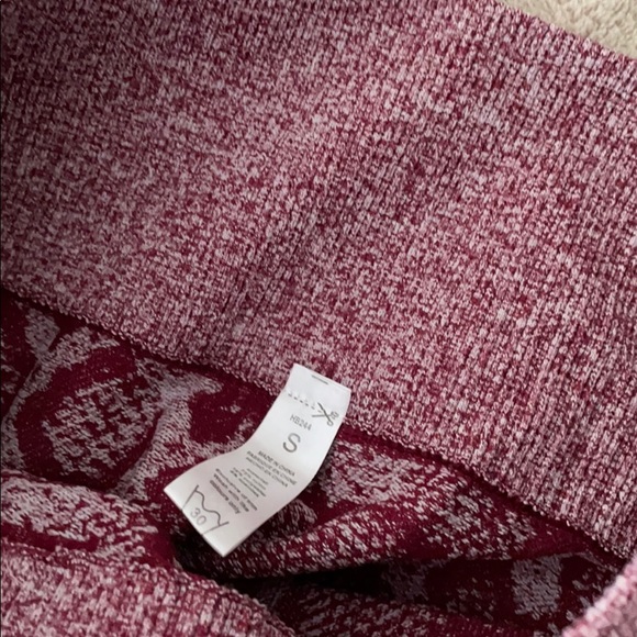 Ribbed snakeskin leggings! - Picture 4 of 4